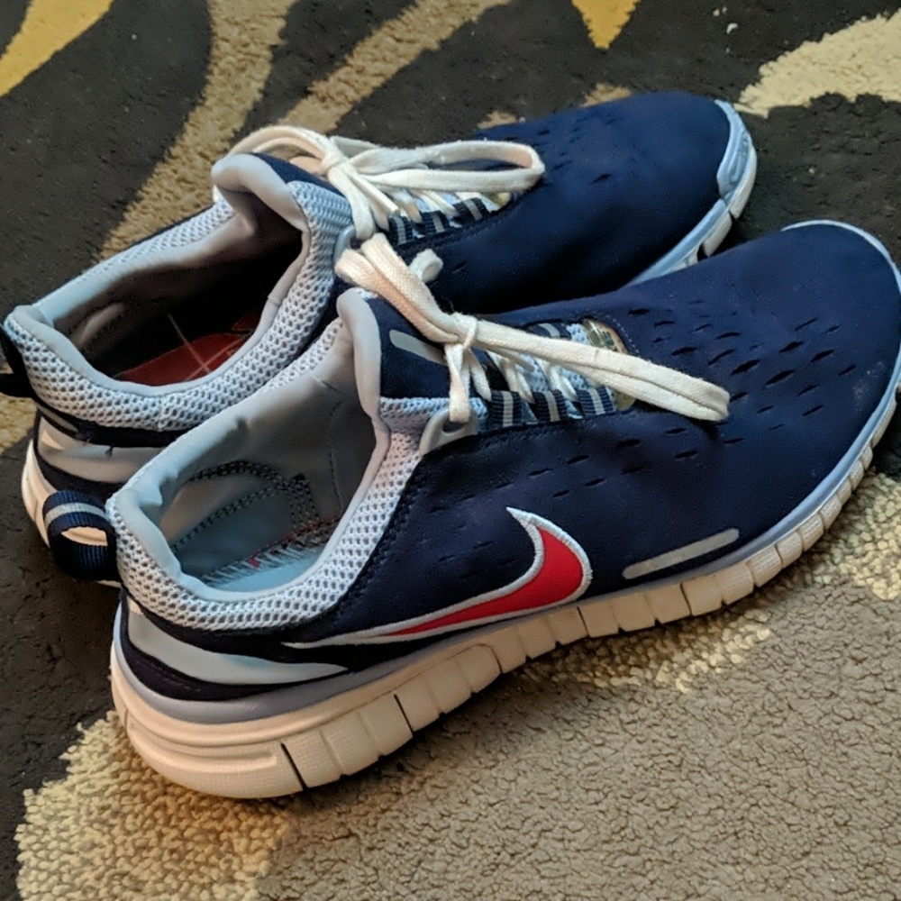Nike tennis shoes